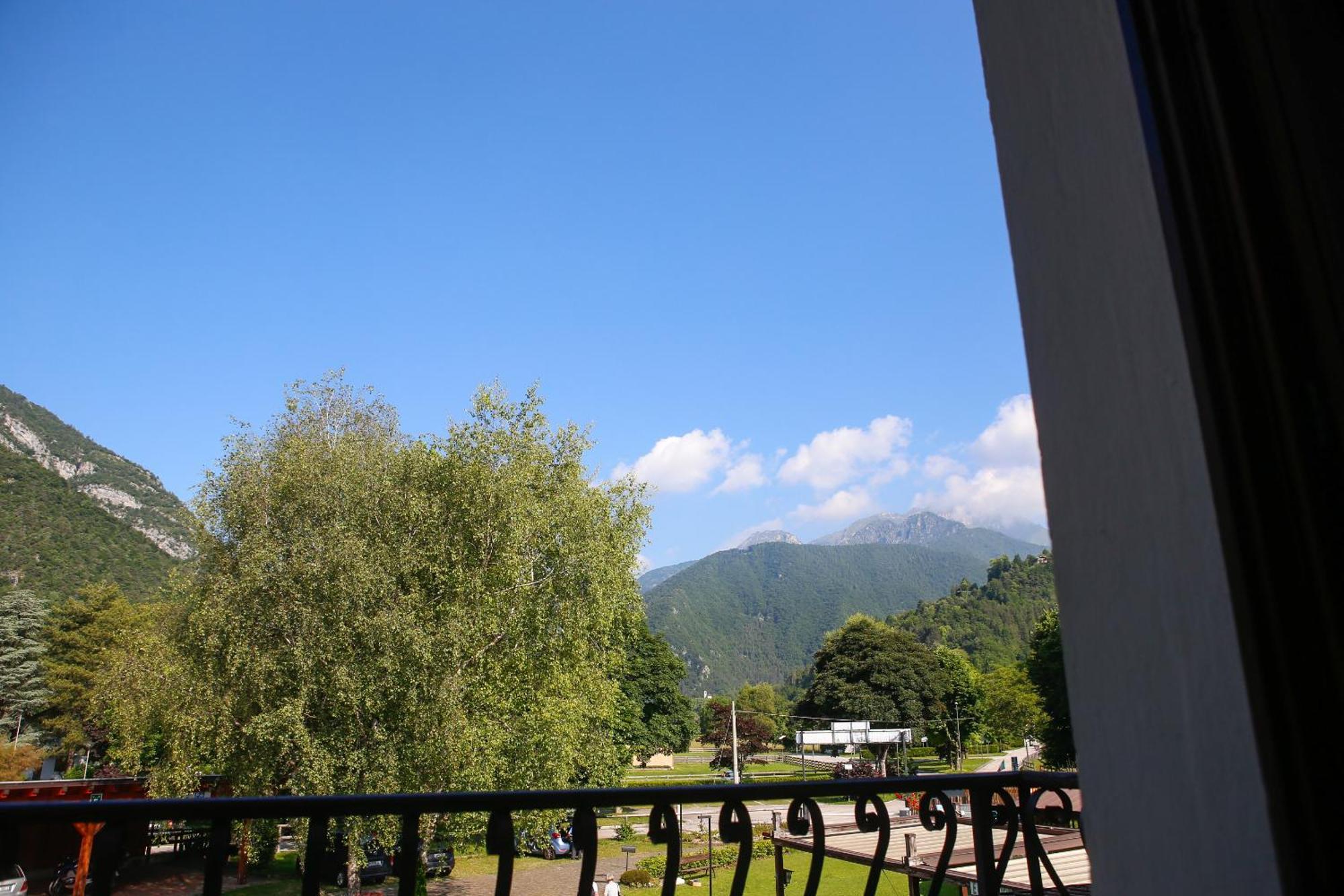 Hotel Lido Pieve Di Ledro Extérieur photo