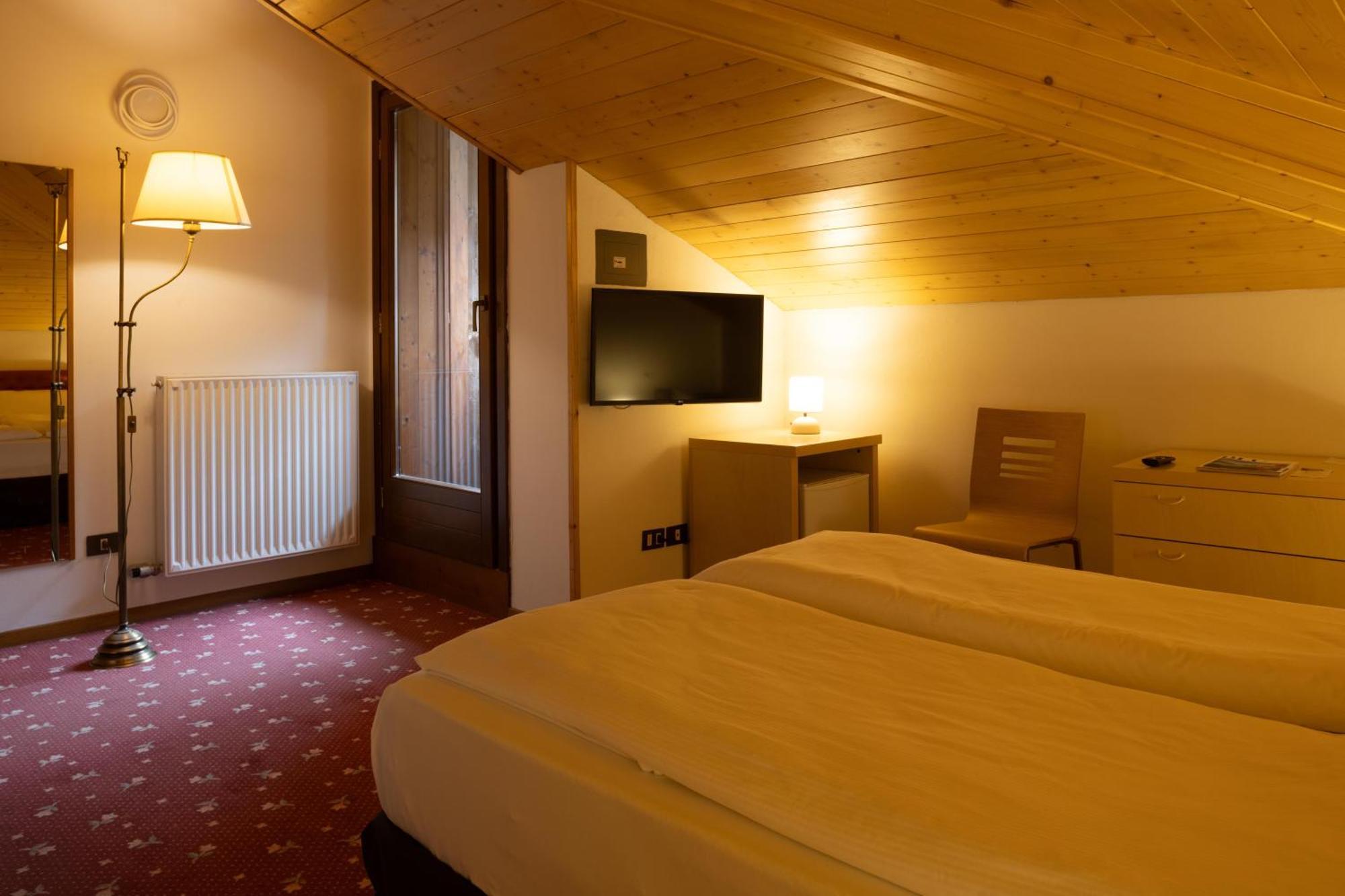 Hotel Lido Pieve Di Ledro Extérieur photo